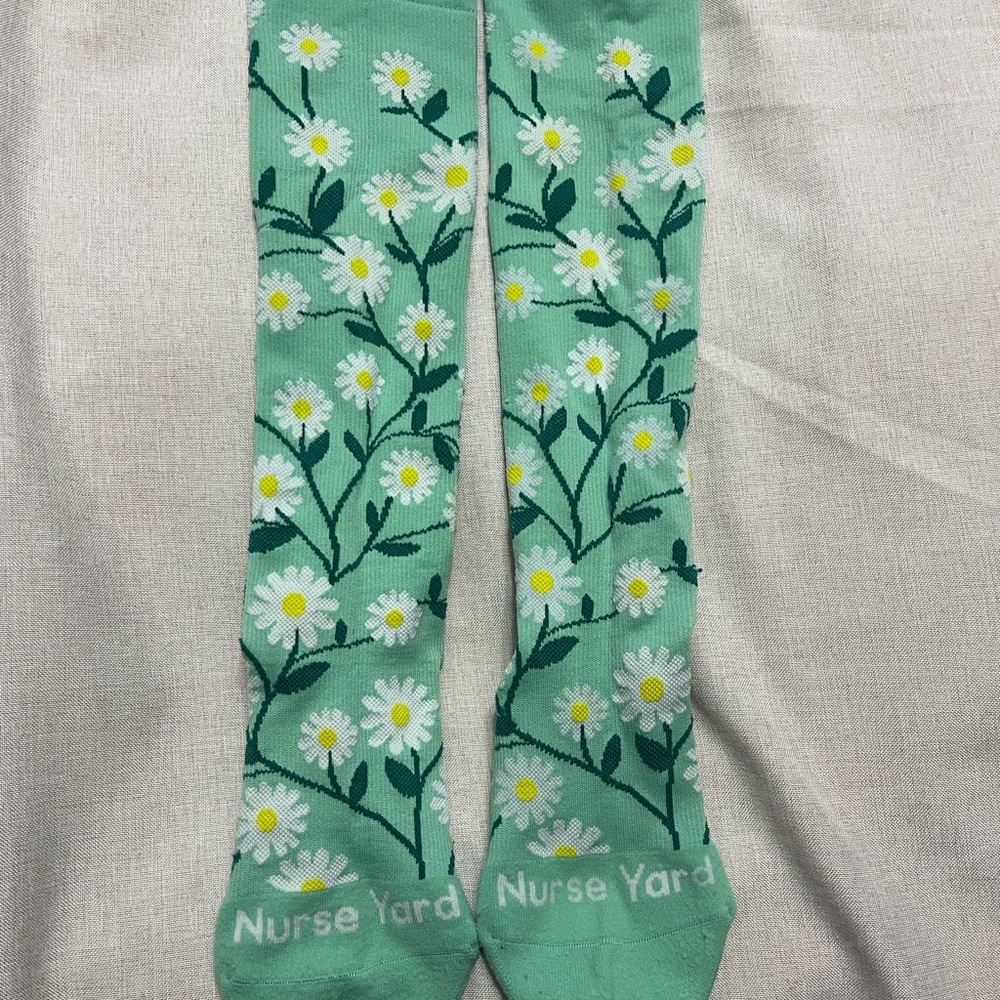 Nurse Yard Green Floral Socks